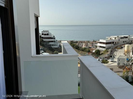  Chalé con vistas al mar y terrazas 92 m2 al Este y jardín privado. - MALAGA 