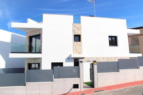  VILLA A ORILLAS DE LA PLAYA DE LA MATA – TORREVIEJA! - ALICANTE 