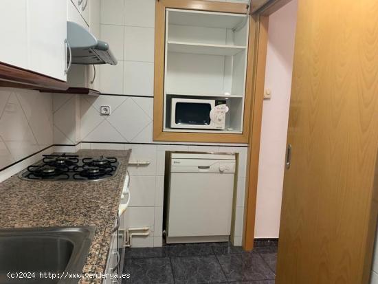 Oportunidad! Piso semi-reformado por 83.000€ - BARCELONA