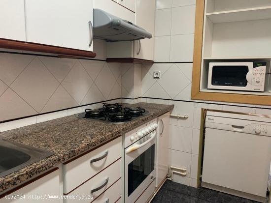 Oportunidad! Piso semi-reformado por 83.000€ - BARCELONA