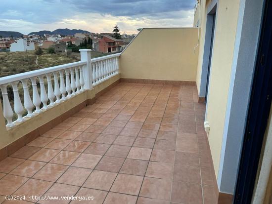 Semi-ático con terraza en Puerto Lumbreras - Zona Parador - MURCIA