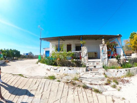  CASA CON TERRENO CON VISTAS AL PANTANO DE SANTOMERA - MURCIA 