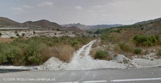 PARCELA EDIFICABLE EN LA GARGANTA - ALICANTE