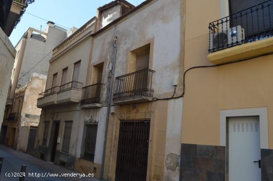 CASA SOLAR EN VENTA ZONA AYUNTAMIENTO - ALICANTE