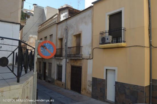 CASA SOLAR EN VENTA ZONA AYUNTAMIENTO - ALICANTE