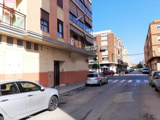 LOCAL DE 530 M2 DIVISIBLE EN VARIOS LOCALES - VALENCIA