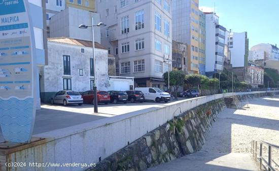 Casa en el paseo de la playa en Malpica - A CORUÑA