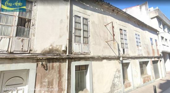 Casa en el centro de Carballo a cincuenta metros de la plaza de Galicia - A CORUÑA