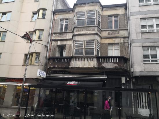 Edificio emblemático en el centro de Carballo - A CORUÑA