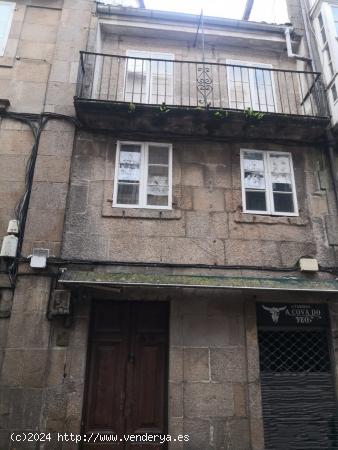  Edificio en casco Histórico de Santiago de Compostela - A CORUÑA 