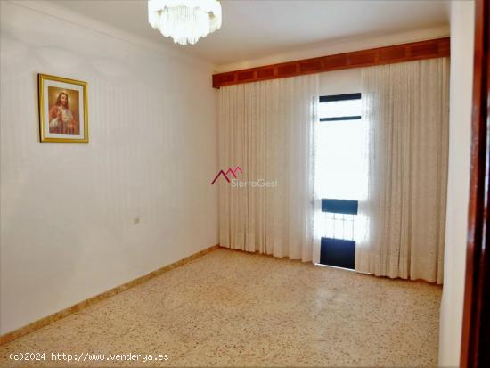 VENTA CASA AMPLIA, AYUNTAMIENTO - CADIZ