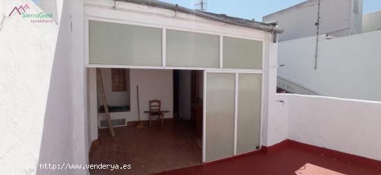 VENTA AMPLIA CASA CON TERRAZA. PRADO DEL REY. - CADIZ