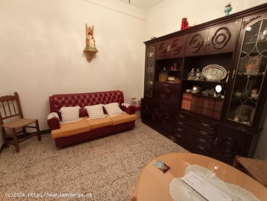 VENTA CASA CON TERRAZA CÉNTRICA - CADIZ