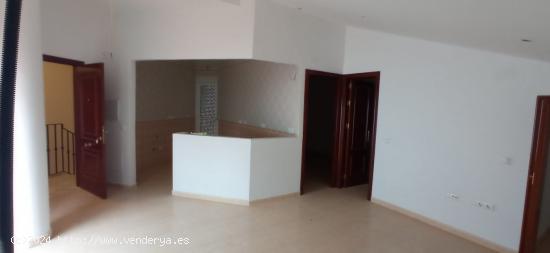 VENTA ÁTICO CON TERRAZA. PRADO DEL REY - CADIZ