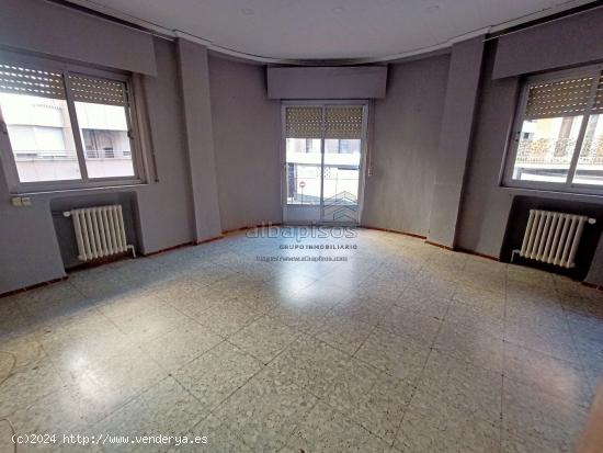  AMPLIA VIVIENDA PARA REFORMAR EN ZONA CENTRO AYUNTAMIENTO ASCENSOR Y PATIO - ALBACETE 