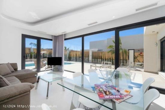 VILLAS DE OBRA NUEVA EN BENIJOFAR - ALICANTE