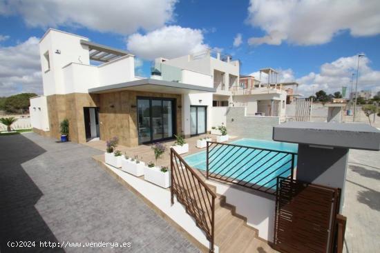 RESIDENCIAL DE VILLAS DE OBRA NUEVA EN SAN MIGUEL DE SALINAS - ALICANTE