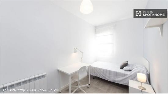 Habitación en apartamento de 4 dormitorios en Campamento - MADRID