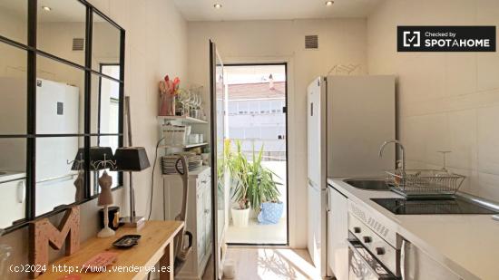 Habitaciones para alquilar en un hermoso apartamento de 4 dormitorios cerca de Cuzco - MADRID