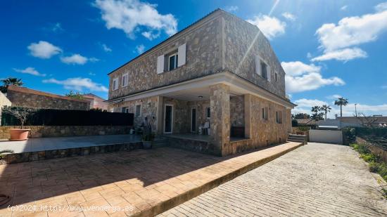 CASA PAREADA EN VENTA - BALEARES