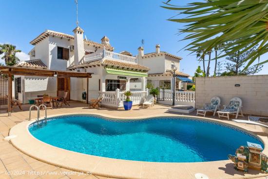  Fatastic Villa Four beds two baths - best location- South facing - Private pool - ALICANTE 