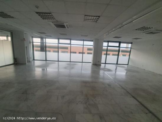 OFICINA DISPONIBLE ZONA SANTA JUSTA-AEROPUERTO - SEVILLA