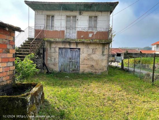 CASA DE PIEDRA  CON TERRENO PARA REHABILITAR - ORENSE