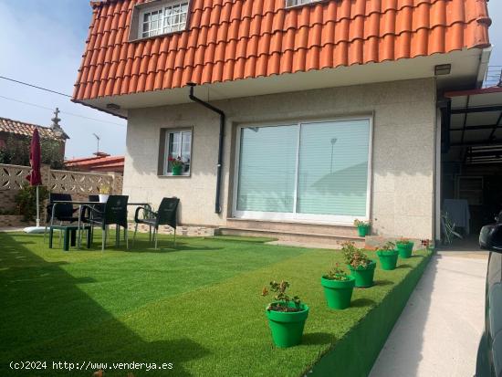  Chalet independiente con fincas en Panxón - PONTEVEDRA 