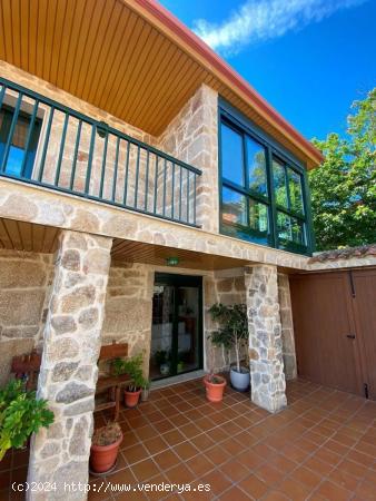 ESTUPENDO CHALET   EN COLES  CON FINCA , CENADOR CERRADO, GARAJE Y BODEGA - ORENSE