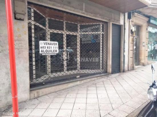 Local comercial   de 471 m2  en pleno centro de Ourense, zona mucha afluencia . - ORENSE