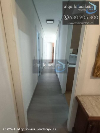 Se alquilan 2 habitaciones para estudiantes/ Torres Quevedo/4 dormitorios/2 baños/ 300 € todo inc