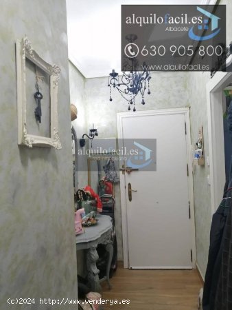 SE VENDE PISO EN C/ POZO DE LA NIEVE DE 4 HABITACIONES  POR 180.000€