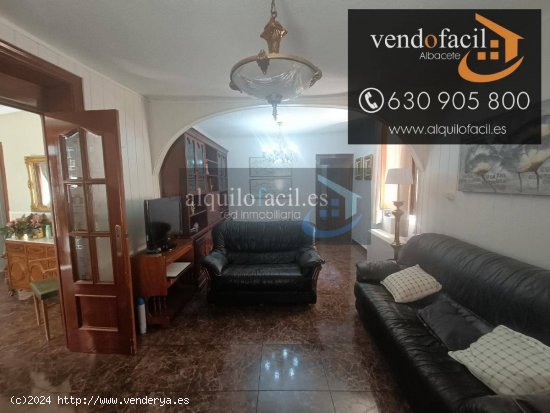 SE VENDE CASA EN POZOHONDO DE 4 HABITACIONES Y PATIO DE 40 METROS POR 68000€