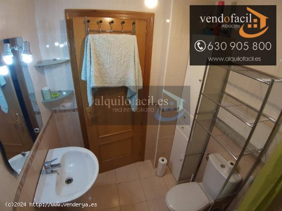 SE VENDE ATICO + GARAJE DE 2 DORMITORIOS Y TERRAZA 65 METROS POR 179000€