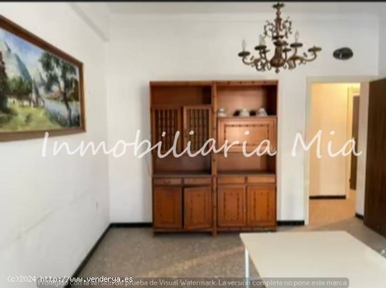 SE VENDE AMPLIA CASA EN PUERTO LUMBRERAS