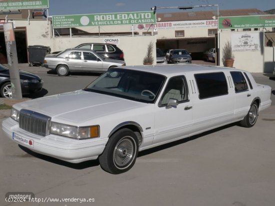  Lincoln Town car Limusina de 1992 con 23.474 Km por 12.000 EUR. en Madrid 