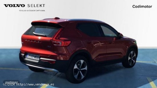 Volvo XC40 XC40 Core, B3 (gasolina), Gasolina de 2022 con 1.001 Km por 38.990 EUR. en Sevilla