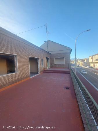 CASA CON PARCELA EN DOS ALTURAS - MURCIA