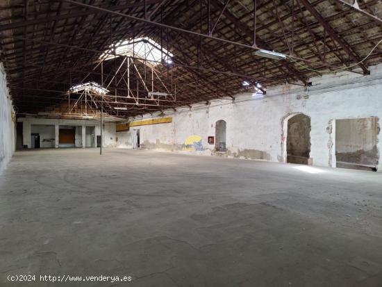 NAVE INDUSTRIAL EN BAJO VIAS - VALENCIA