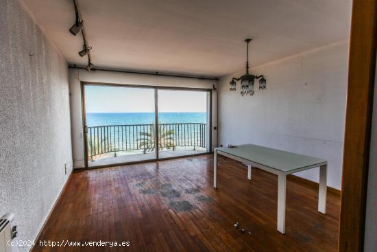 🌅🏠 ¡Exclusivo Ático en Calafell Playa! - ¡Sol, Mar y Privacidad por 289.000€! 🌊 - TARR