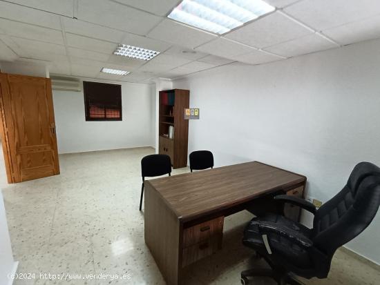 SE VENDE LOCAL PARA OFICINAS Y DESPACHOS EN ZONA CENTRICA BENIDORM - ALICANTE