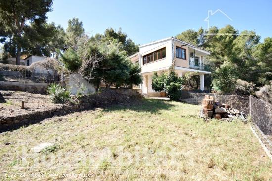 CHALET CON GARAJE, TERRAZA Y BARBACOA - CASTELLON