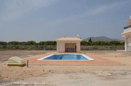 VILLAS DE OBRA NUEVA EN PINOSO - ALICANTE