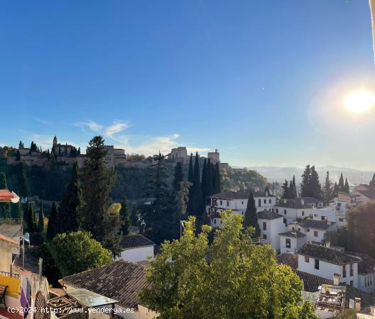 CASA CON VISTAS A LA ALHAMBRA ÚNICA EN LA ZONA , APROVÉCHATE !! - GRANADA