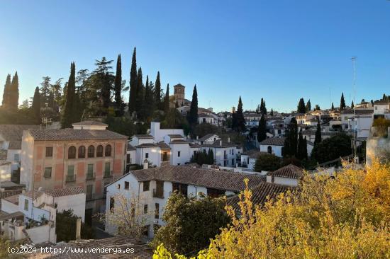 CASA CON VISTAS A LA ALHAMBRA ÚNICA EN LA ZONA , APROVÉCHATE !! - GRANADA