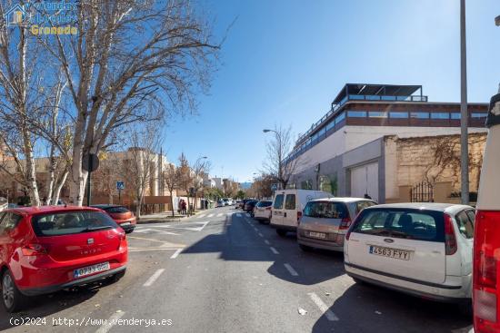 A la venta Local Comercial - GRANADA