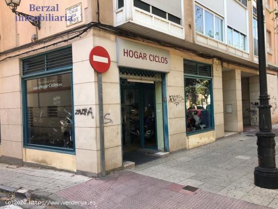  Local comercial céntrico, en esquina, con muchos metros de escaparate. - LA RIOJA 