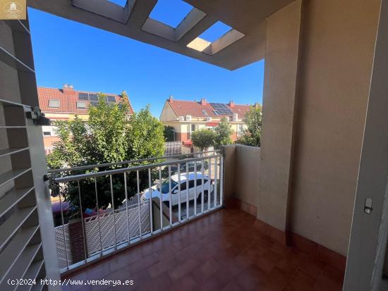 Se Vende en Tomares - SEVILLA