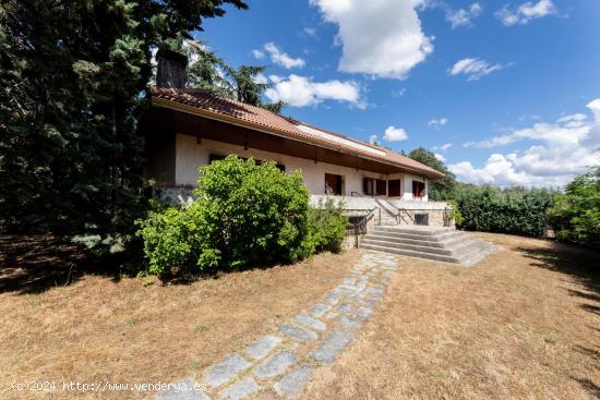 Magnífico chalet en la Sierra de Madrid - MADRID