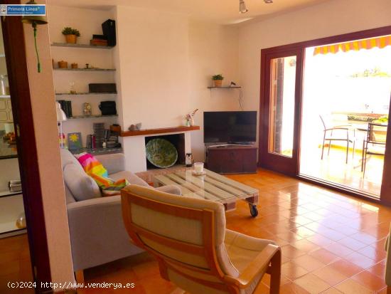 Venta de bungalow con vistas y 3 dormitorios en Cala Flores - MURCIA